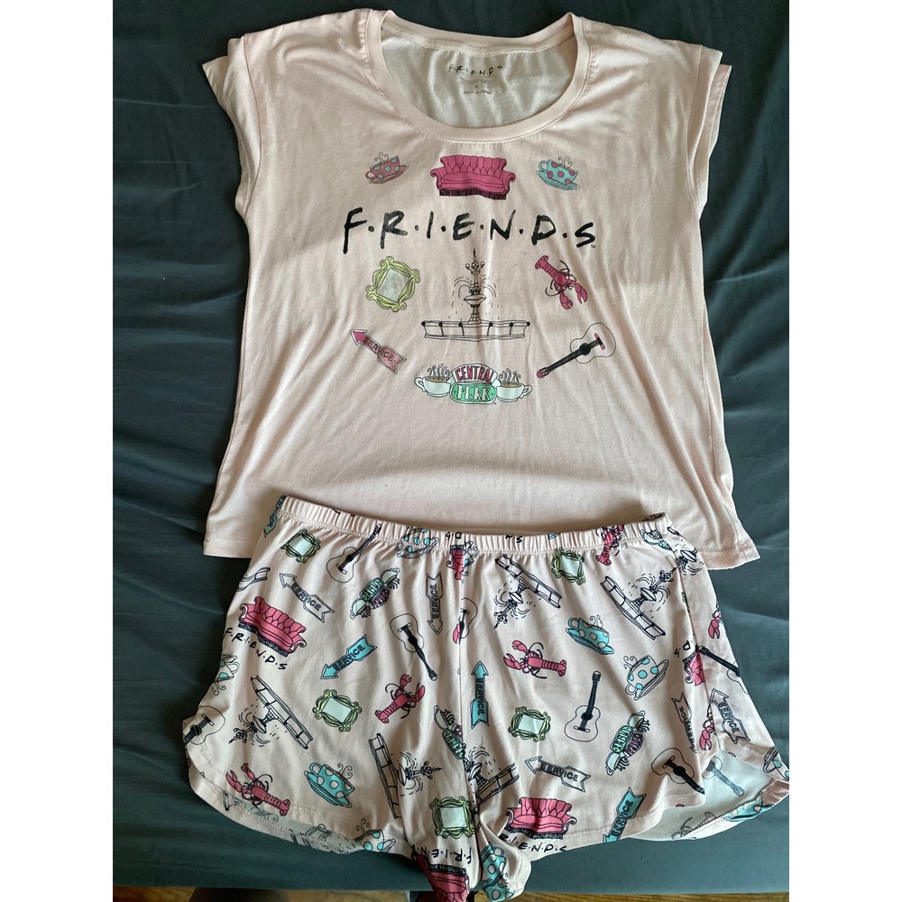 Friends TV Show Pajama Set Women Medium Pink Graphic Tee Shorts 2Piece Sleepwear